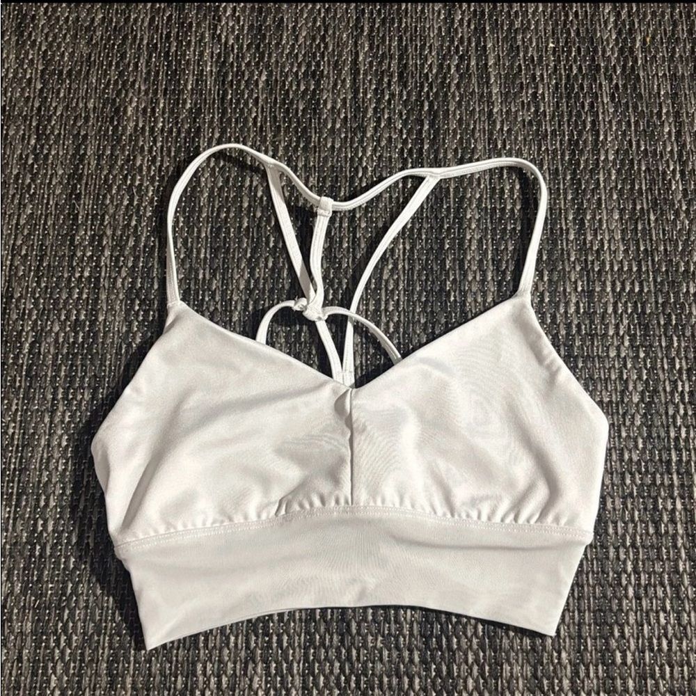 Alo yoga lavish sports bra XS white